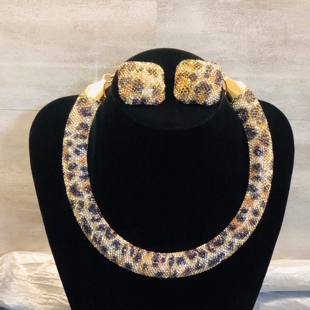 Leopard Print Bling Gold and Black Jewelry Set - Picture 11 of 14
